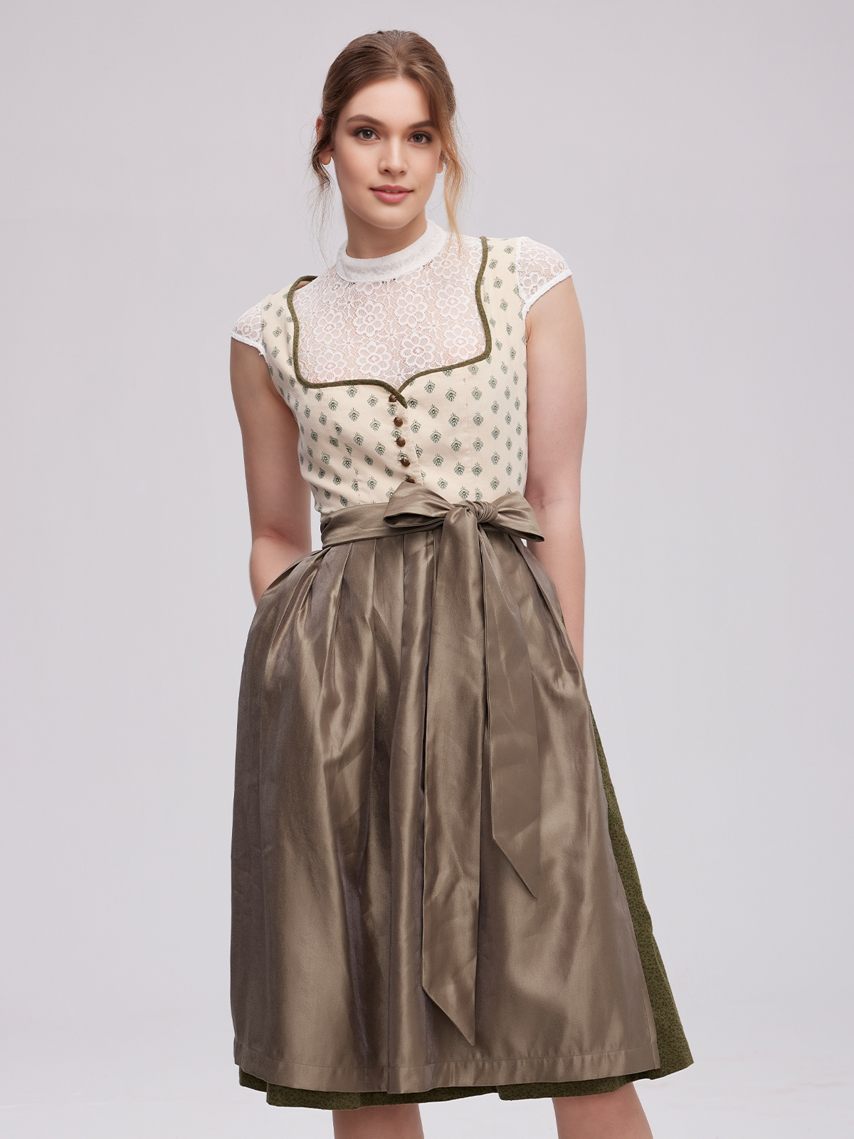 Modernes Dirndl in Gelb
