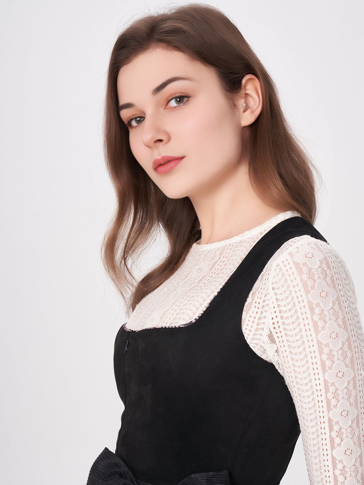 Schwarz Rotes Dirndl mit eleganter Bluse