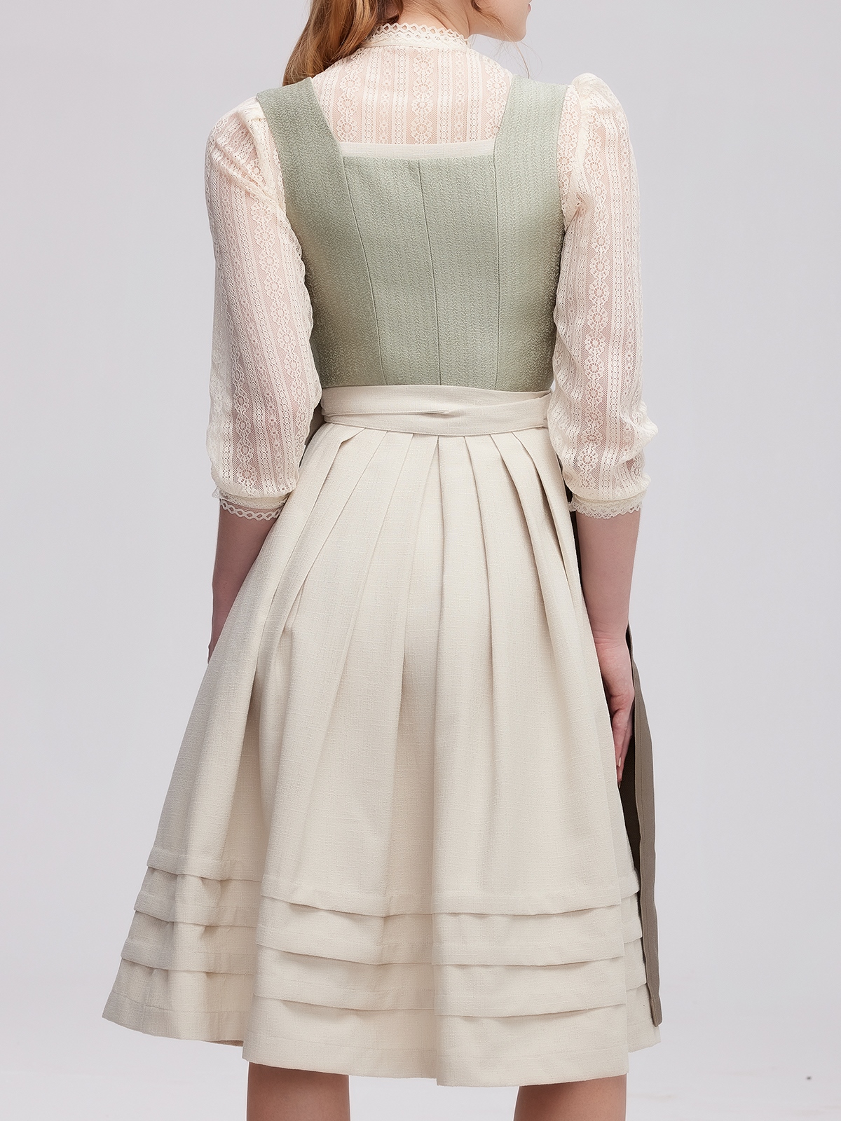 Modernes Dirndl in Grün